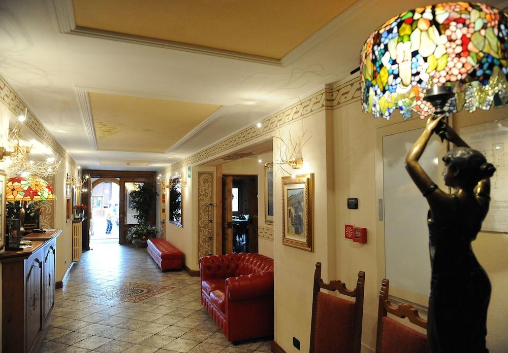 Hotel Alpina Ливиньо Екстериор снимка